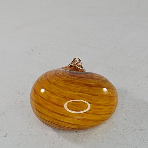 Nunwell Art Glass Sleeping Cat Figurine 2008 Amber Swirl - Picture 4 of 8